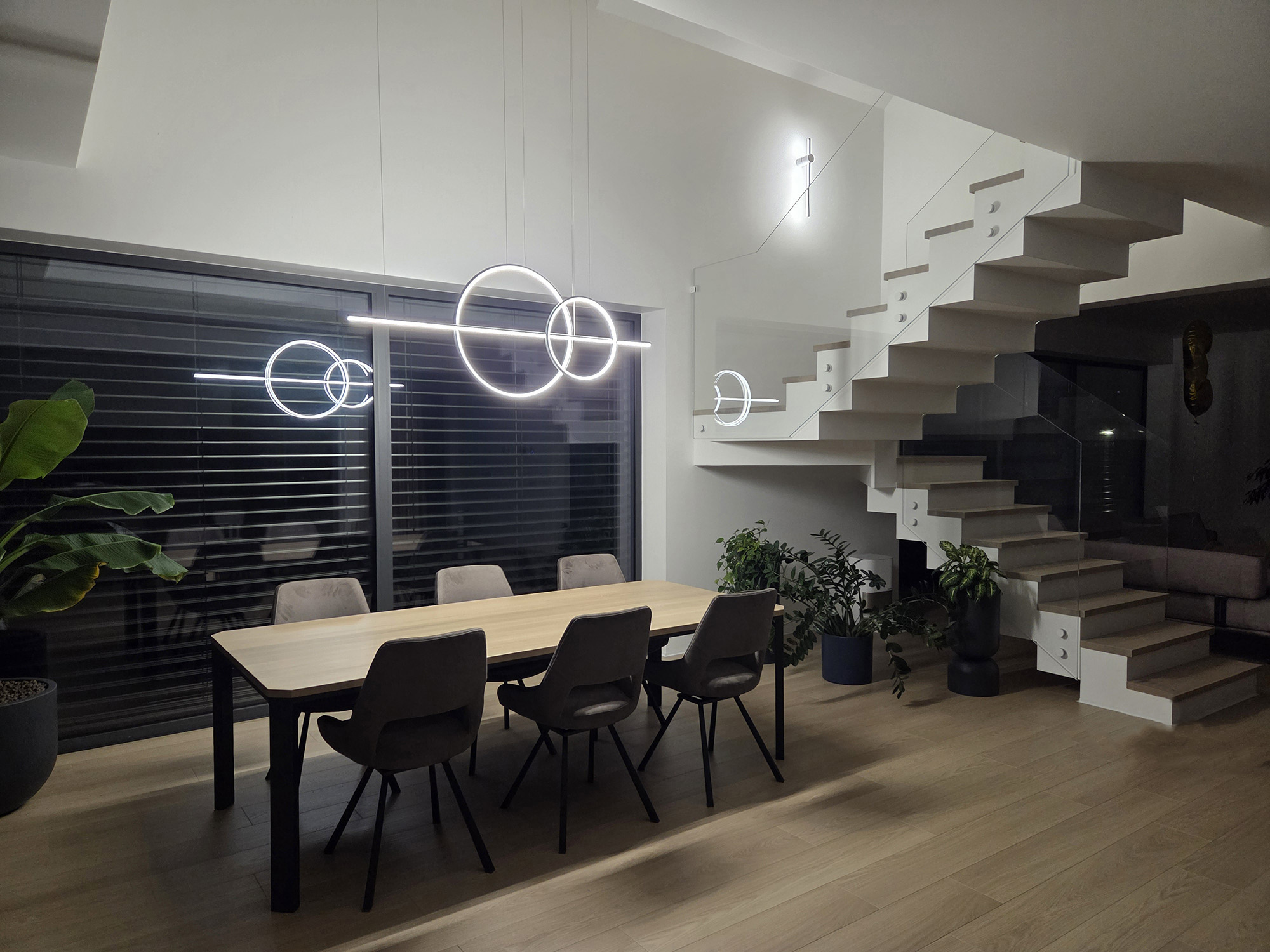 Nowoczesna lampa Geometryczna LED nad stołem w jadalni LEDesign