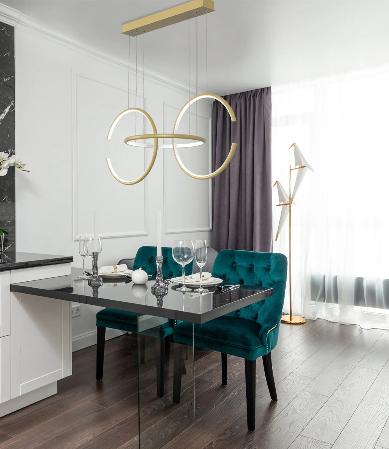 Lampa Led Celestial No.3 – elegancka dekoracja salonu w złotej tonacji