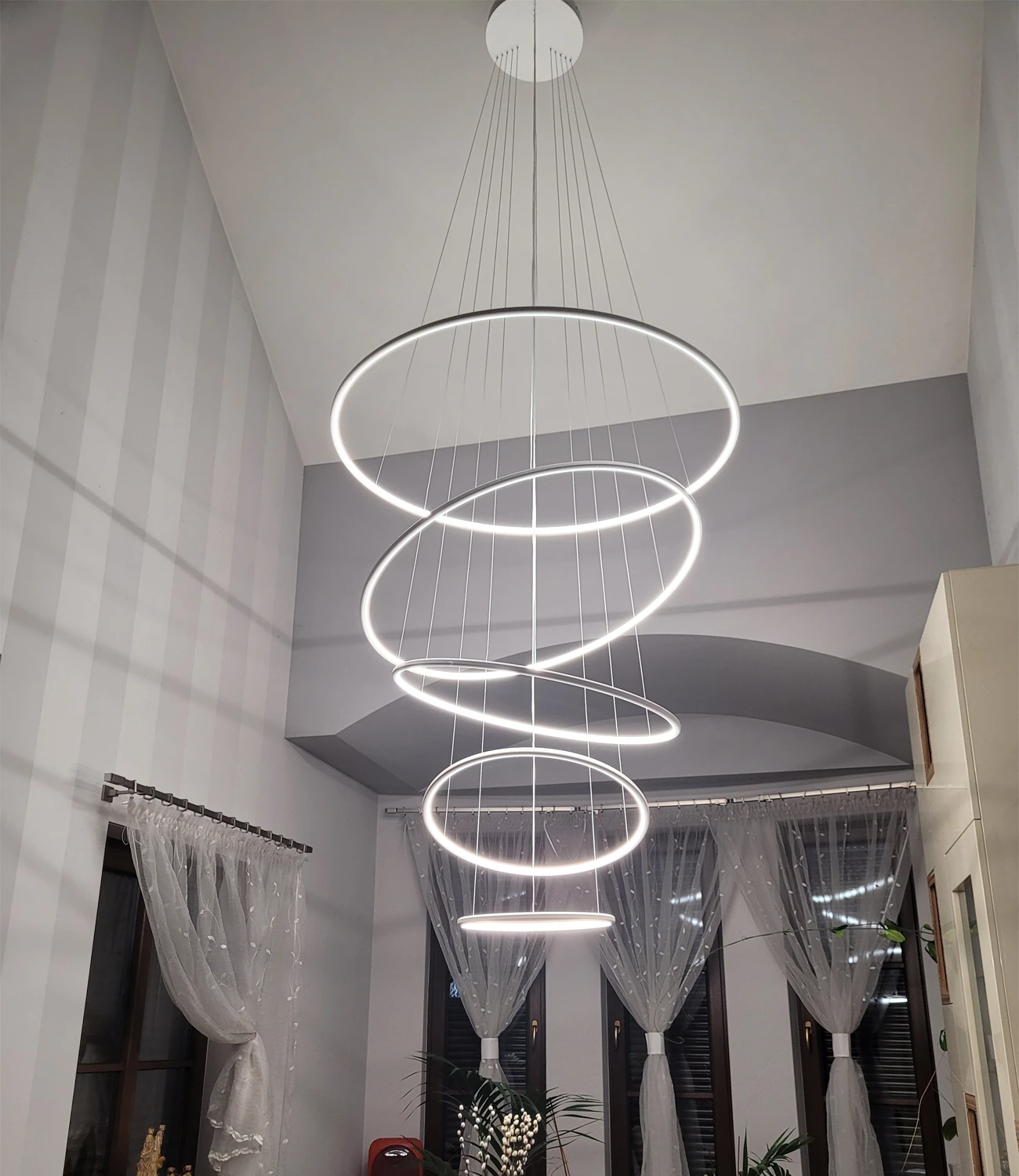 Kliknij, aby zobaczyć lampy LED z 5 ringami