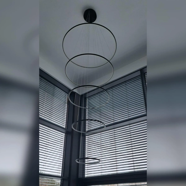 Nowoczesna lampa wisząca Led Orbit No.5 120cm czarna sterowana pilotem barwa ciepła 3K LEDesign