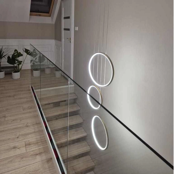 Nowoczesna lampa wisząca Led Moon No.3 złota z pilotem 3000K–6000K LEDesign
